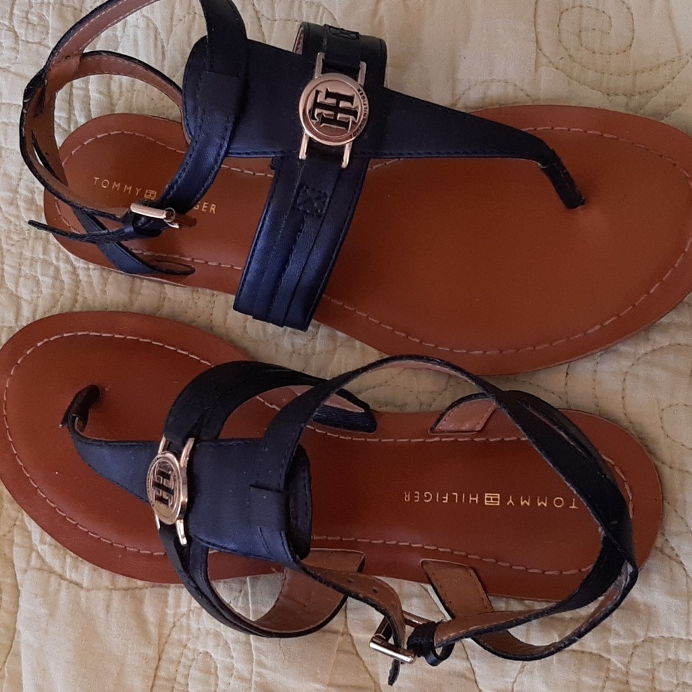 Tommy Hilfiger Navy blue sandals. Size 6.5